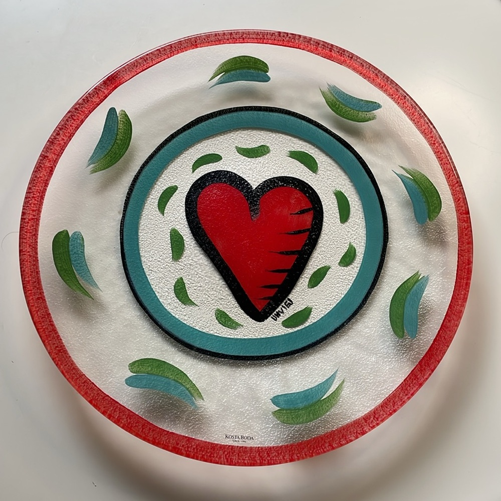 Kosta Boda Red and Blue Heart Art Glass Plate Ulrica Hydman Vallien - Picture 2 of 4